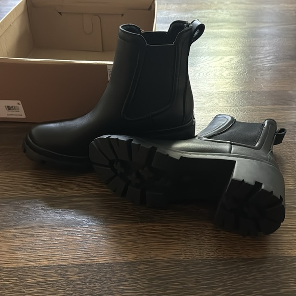 Brand new Steve Madden boots - Picture 5 of 6